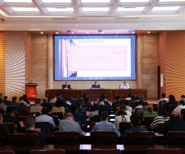 稳扎稳打，，持续开拓奋进；；； 思绪立异，，力争优质生长